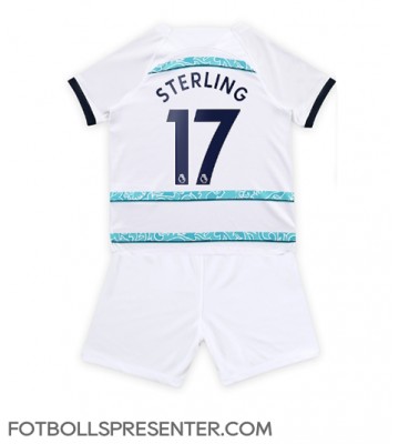 Chelsea Raheem Sterling #17 Bortatröja Barn 2022-23 Kortärmad (+ korta byxor)